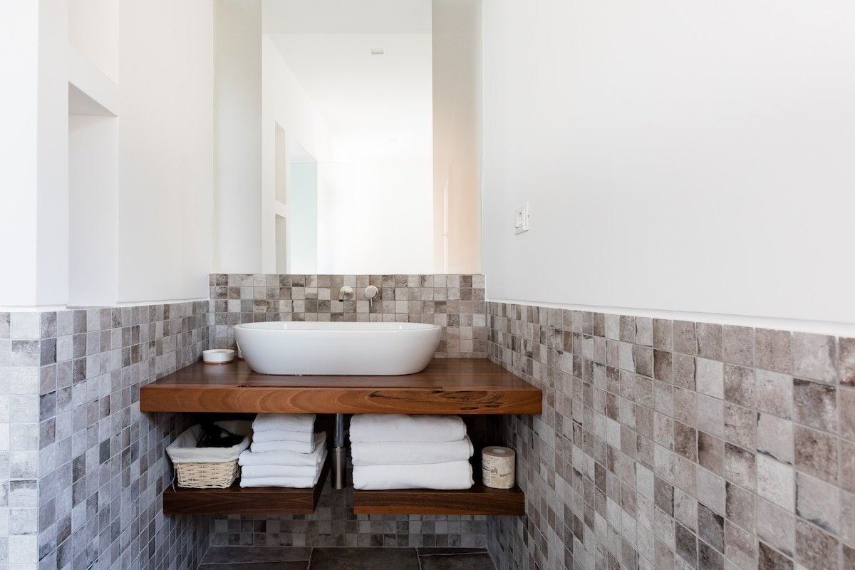 Casa Marisetta—Contemporary Apartment in Historic Building gallery image 4