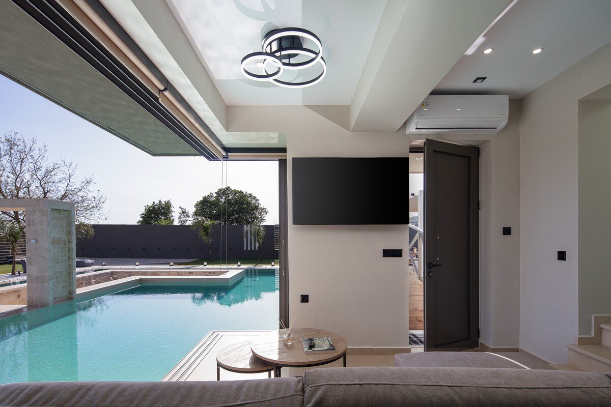 Nature Retreat amidst Mountains & Lake gallery image 4