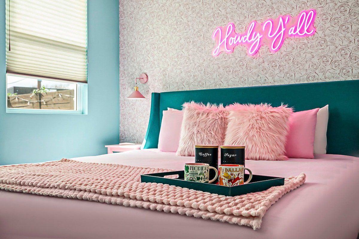 Cowboy Pool, Hot Tub & Sauna Retreat gallery image 5