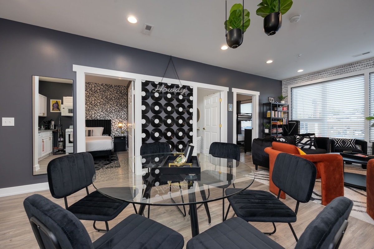 Modern Nashville Home Near Downtown with King Bed gallery image 3