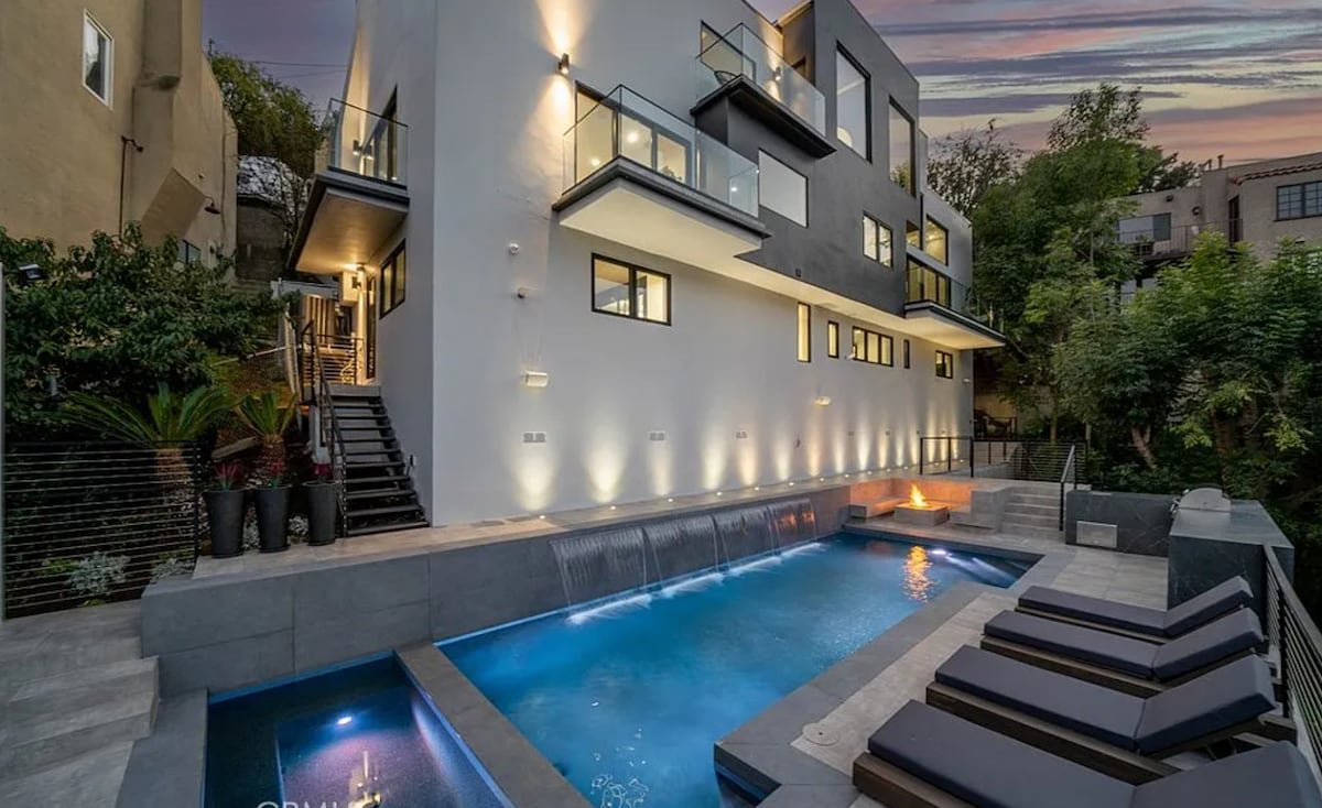 Stunning Hollywood Hills Luxury Retreat with Pool! gallery image 5