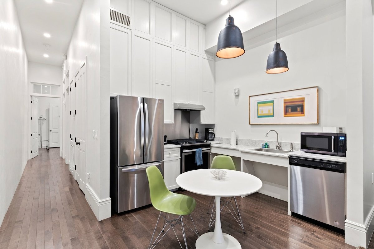 Group-Friendly NOLA Suite • Near Bourbon gallery image 3