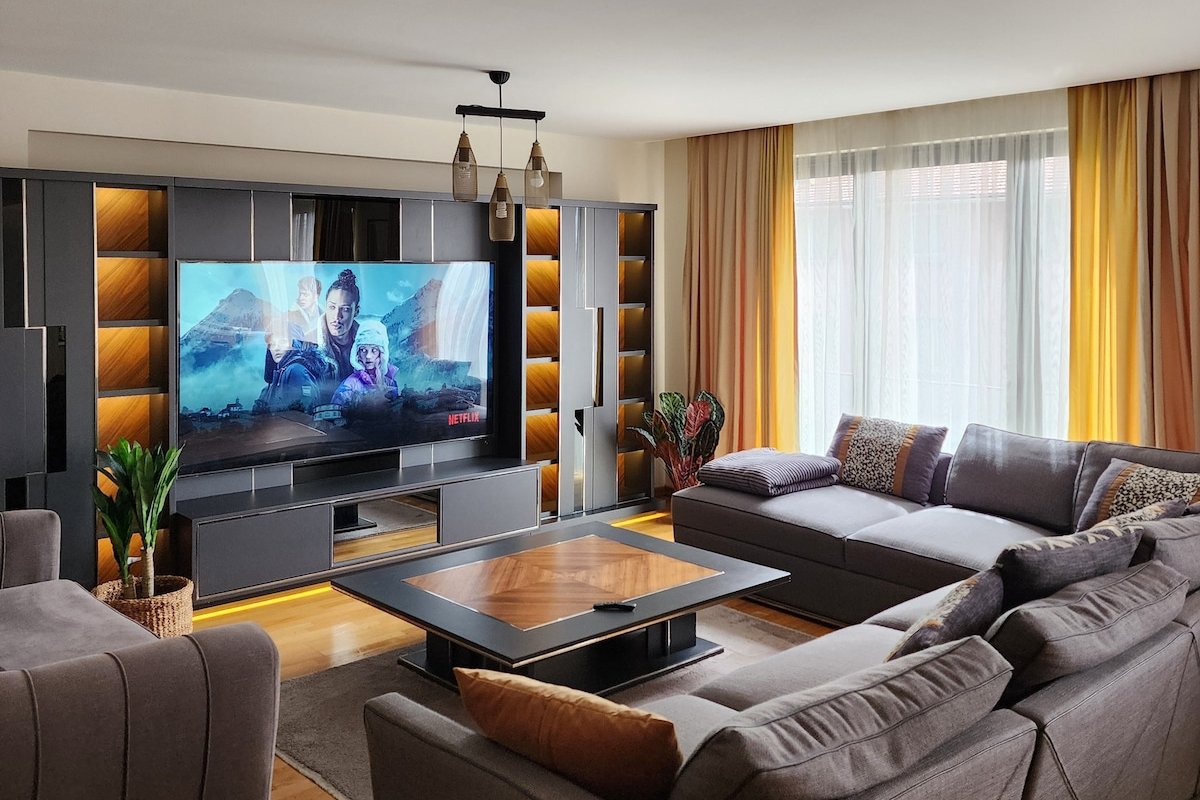 Perfect Residence 3 bedrooms Gym Sauna Pool gallery image 2