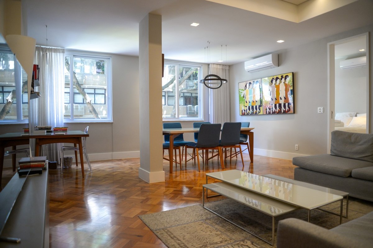 Charming & Stylish 2-Suite Apartment in Leblon gallery image 3