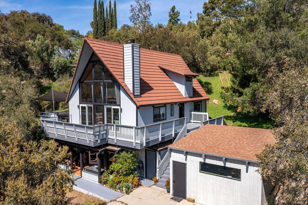 A-frame stunner 4 miles to beach, views, decks gallery image 2