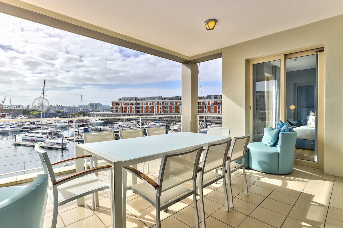 Waterfront Yacht View Three bedroom gallery image 2