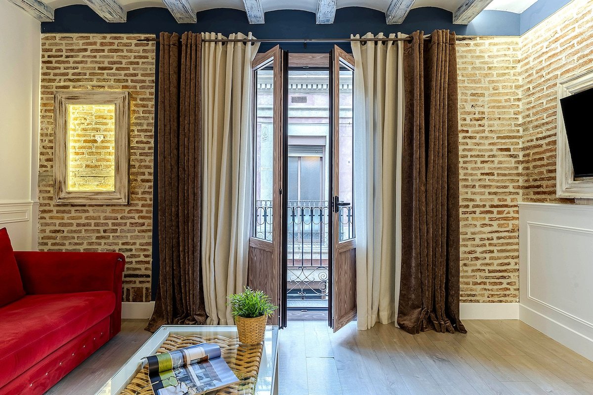 Apartamento Superior by Colon EnjoyBCN Apts gallery image 5