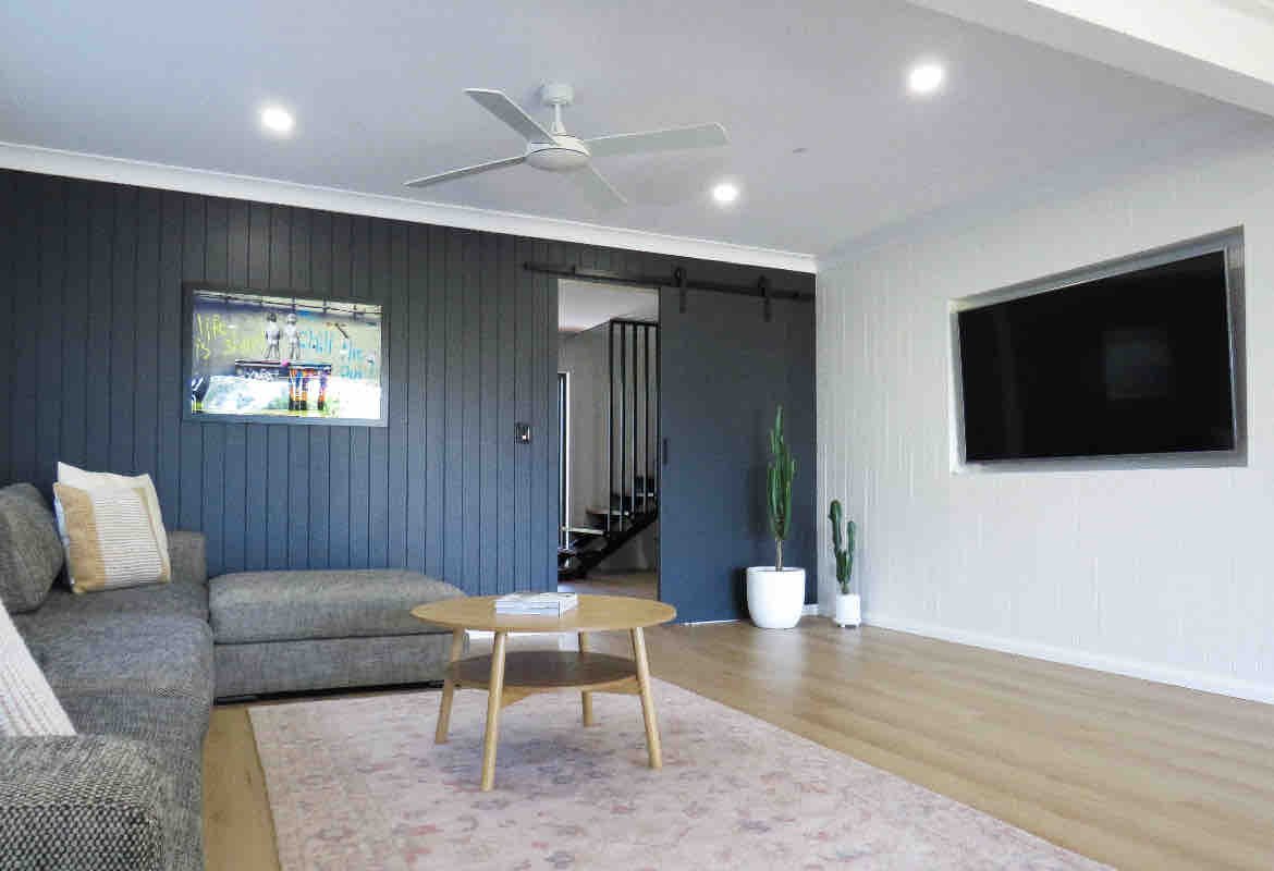 Moffat Beach House With Pool + Sauna. Sleeps 8