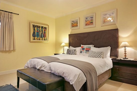 Photo 4 of Merridew accommodation in Camps Bay, Cape Town with 6 bedrooms and 6 bathrooms