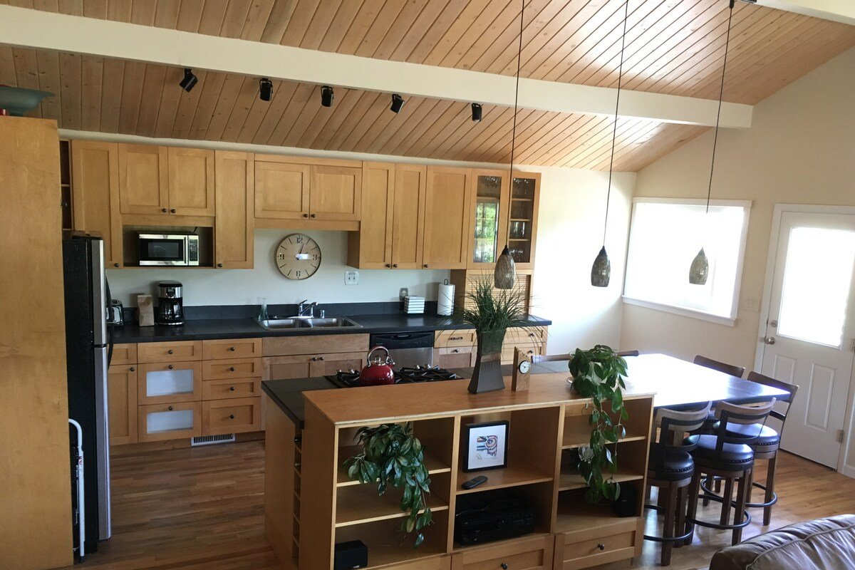 Country Living in the City gallery image 5