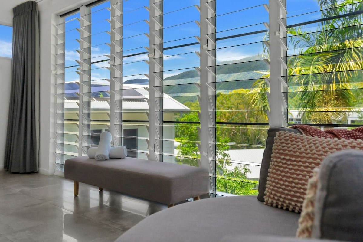 Belle Escapes Canopy Heights Heated Pool gallery image 4