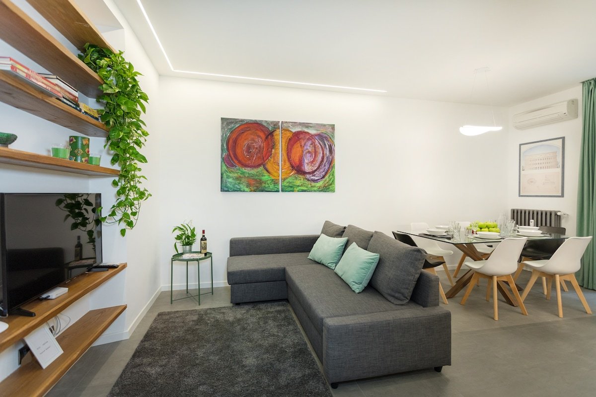 Sunny in the centre of Rome gallery image 4