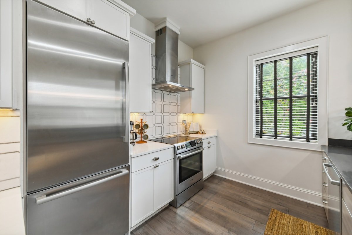 Location and Luxury -Top Reviewed Property gallery image 4