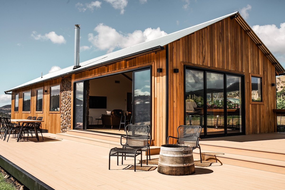 The Picker’s Hut- Luxury Vineyard stay gallery image 3
