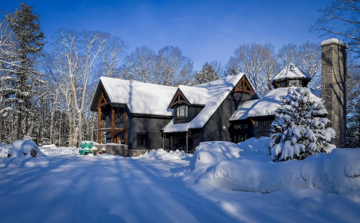 Lakeside Mansion + Boathouse on Joseph gallery image 2