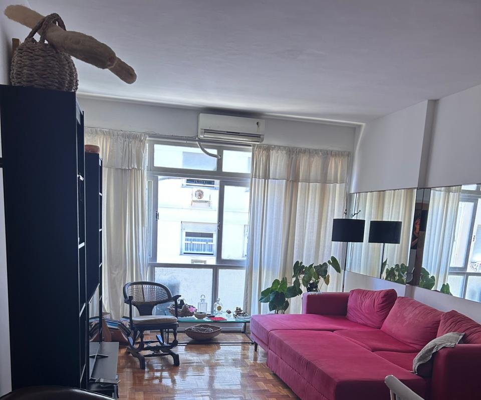 A passos da Praia de Ipanema.