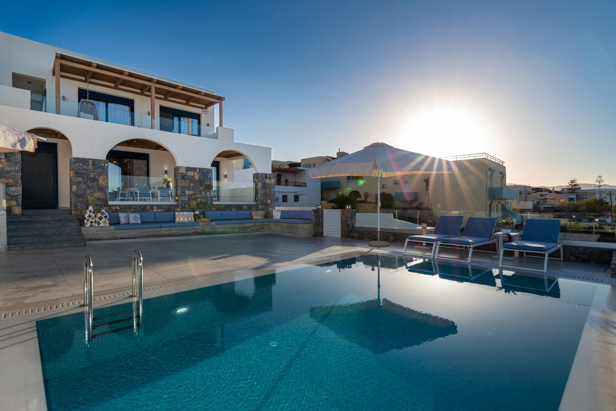 Villa Tamara, 5 bedrooms, pool, 4.5 bathrooms