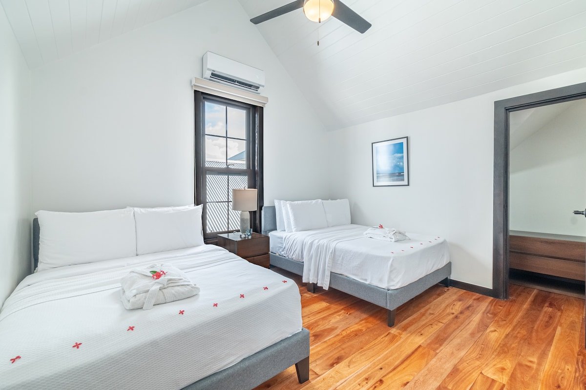 Paradise Shores + The Pool Club at Mahogany Bay gallery image 3