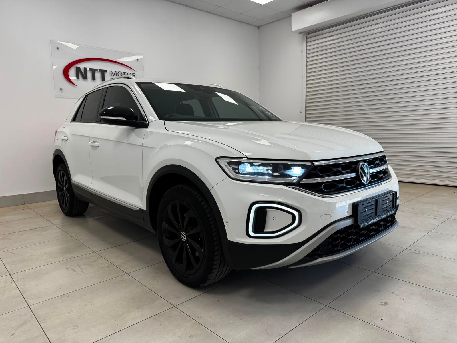 VOLKSWAGEN T-ROC 1.4 TSI DESIGN TIPTRONIC for Sale in South Africa