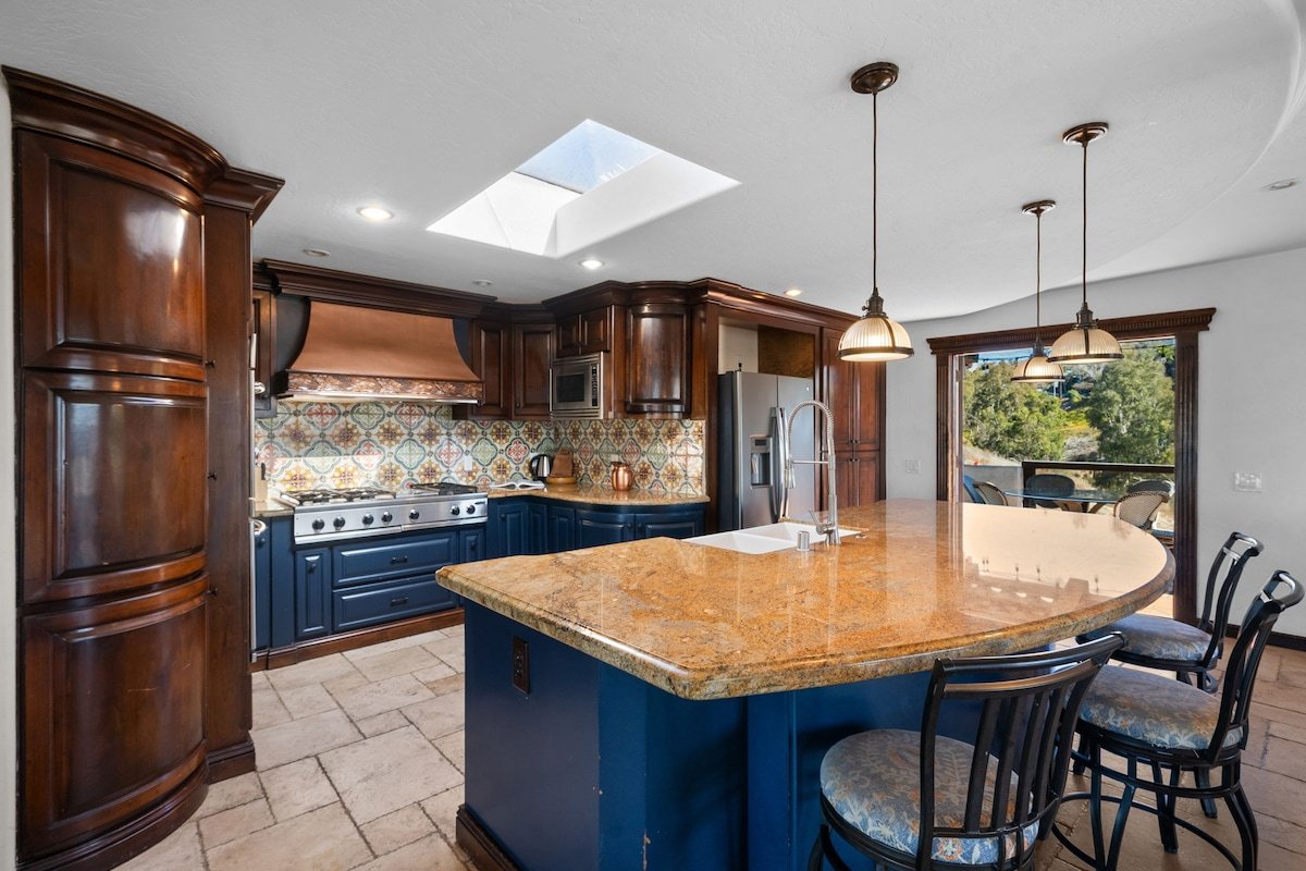 San Diego Villa with pool, spa & sunset views – S6 gallery image 5