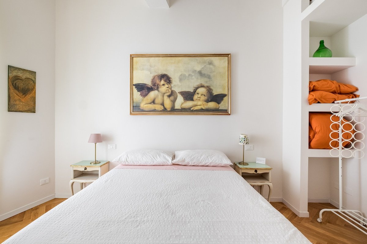 Modern flat on the old hidden canal gallery image 5