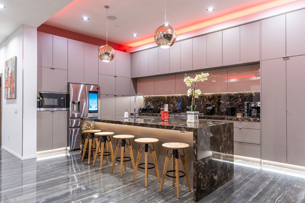 ৎ୭ Kling Manor Lux ৎ୭ pool, Hot tub, and more. gallery image 5