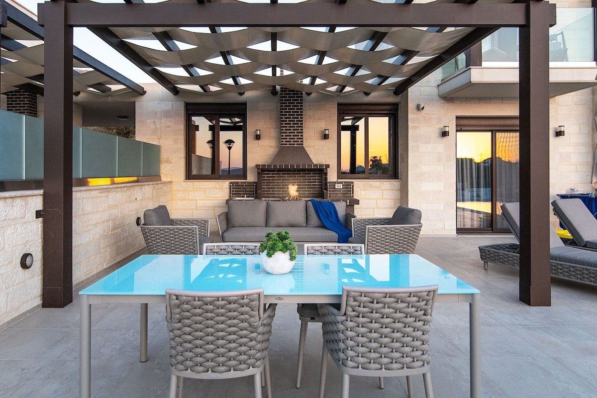 Villa Marcela – Ultra Luxury- Jacuzzi – Seaview gallery image 5