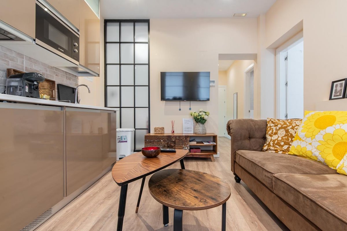 Bohemian Charm in the Latina. gallery image 3