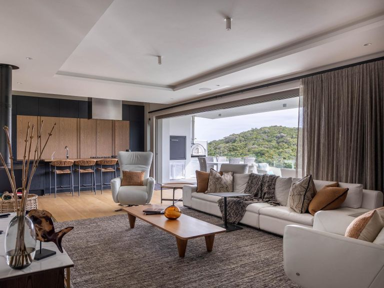 Seating area - Room