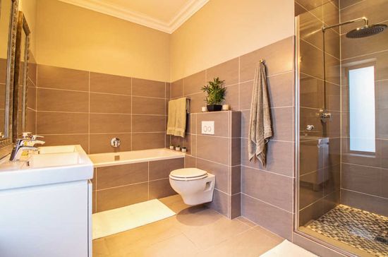 Photo 2 of Wills Lake Villa accommodation in Noordhoek, Cape Town with 4 bedrooms and 3.5 bathrooms