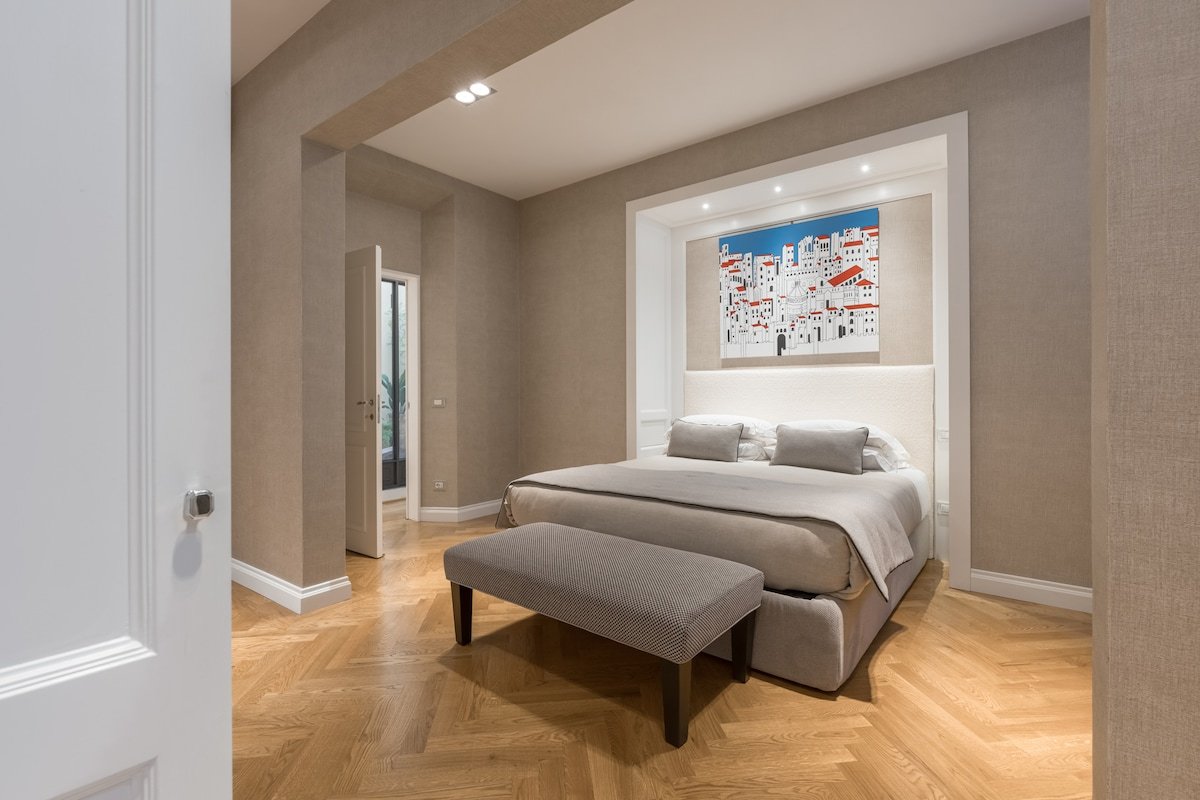 Luxury, location & comfort w/complimentary wine! gallery image 5