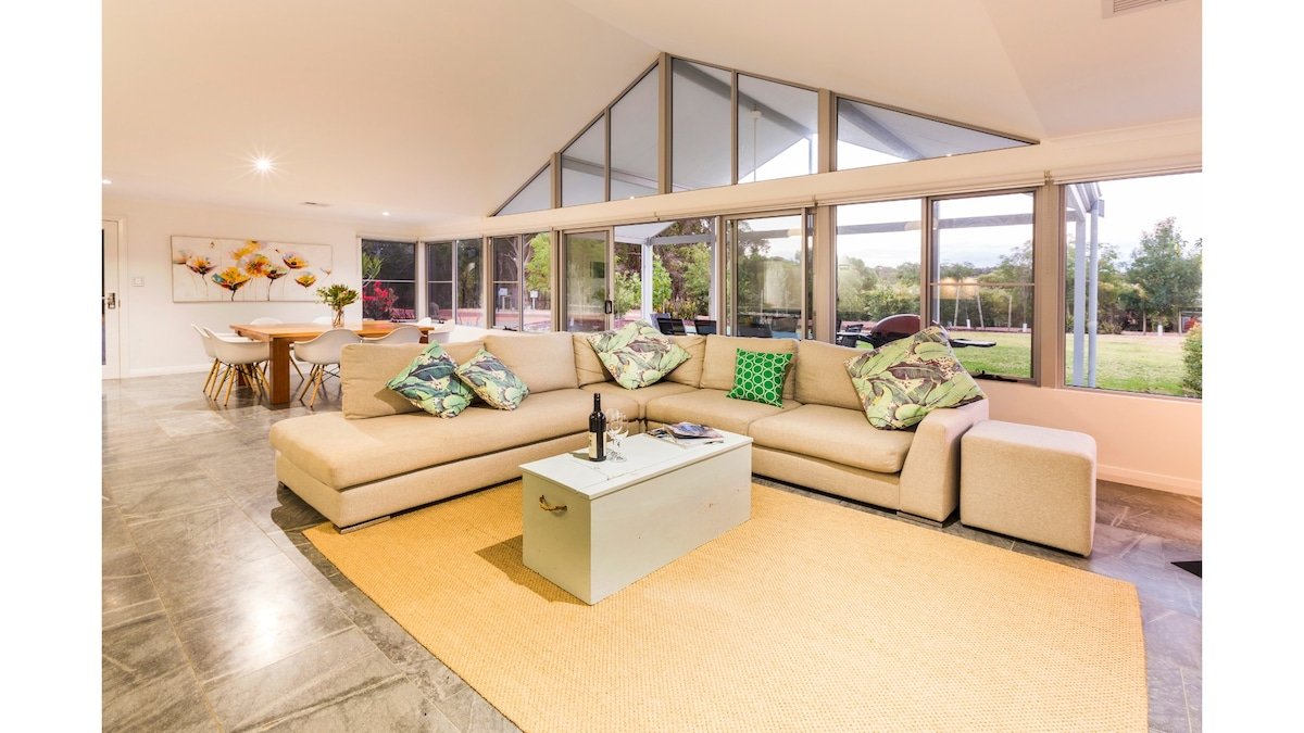 Lilywood—Minutes from Wineries & Yallingup Beach gallery image 3