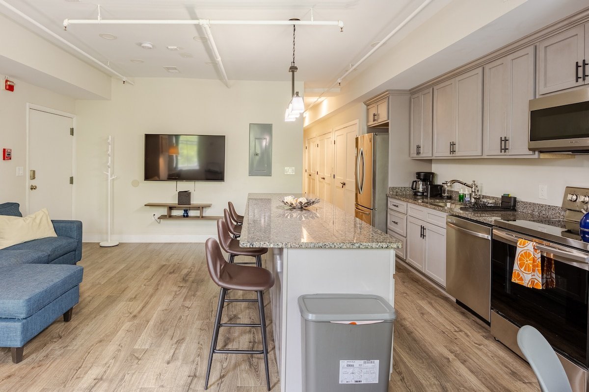 Fusion of Luxury Living and Comfort In G-town gallery image 3