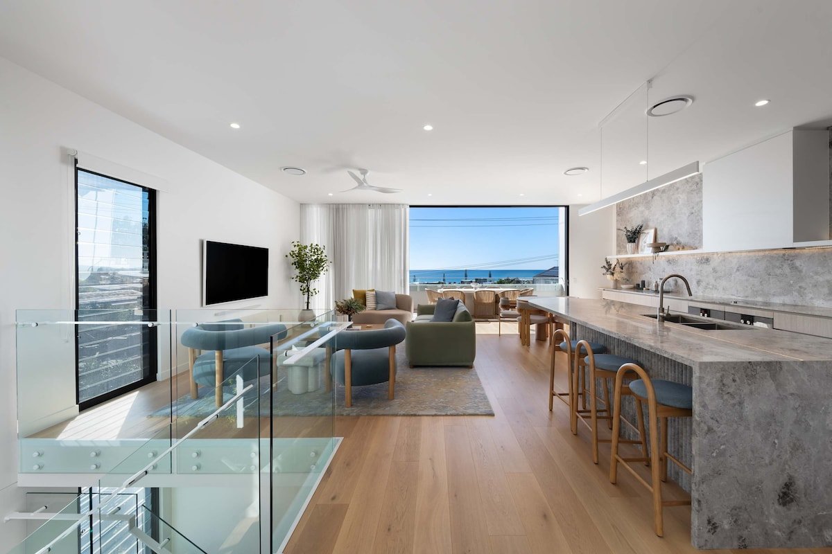 The Skyview – Panoramic Beach House with Lap Pool gallery image 4