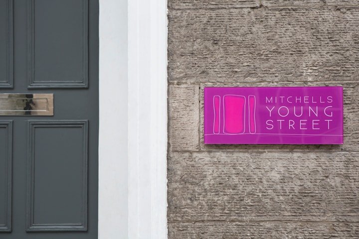 Luxury City Centre Four Bedroom Townhouse gallery image 2