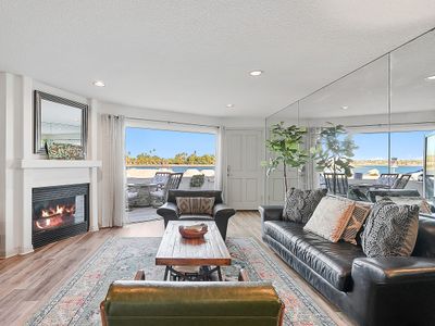 Waterfront Living: AC, Fire Pit, Outdoor Space