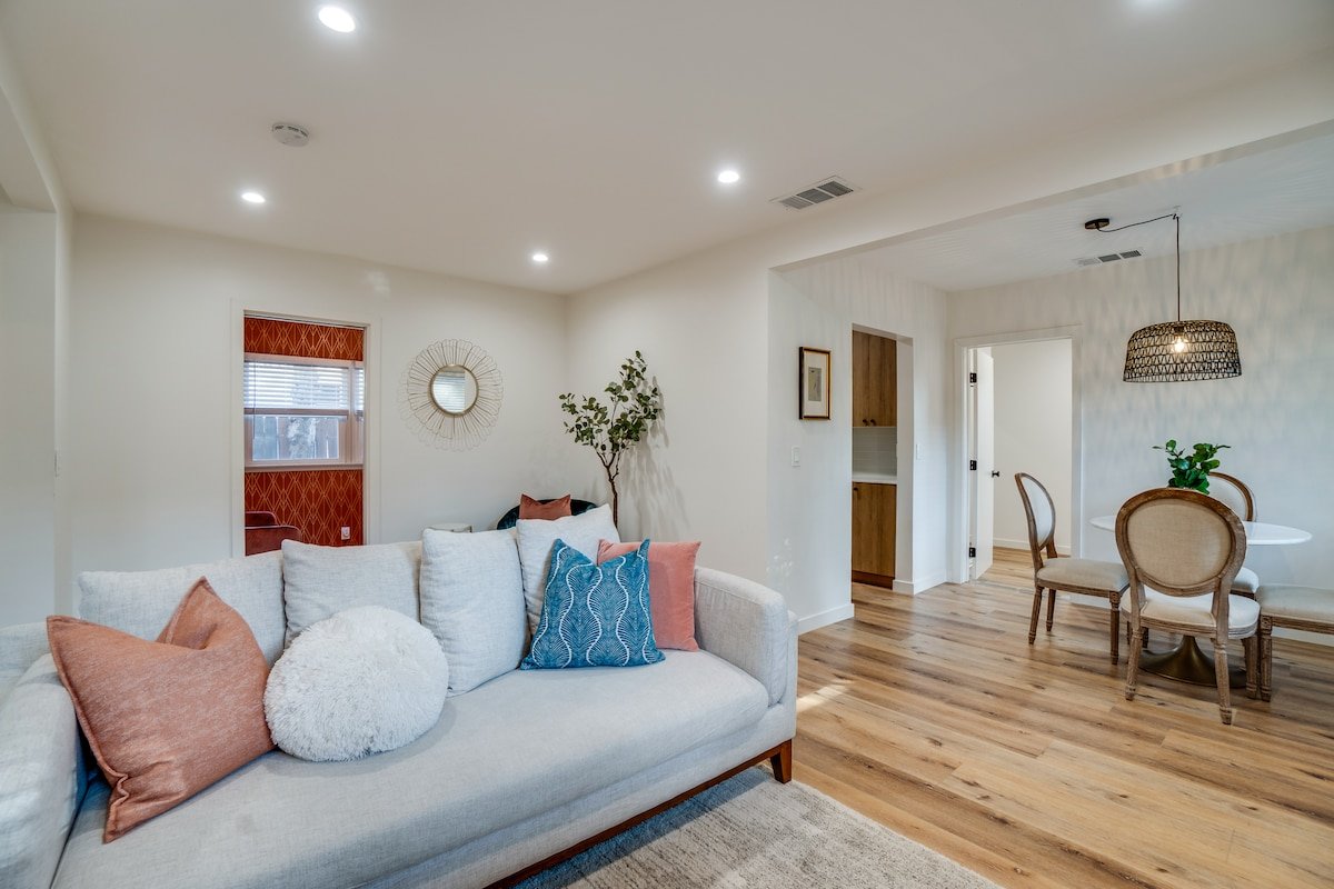 Stylish Home Office • Walk to Shops • Fenced Yard gallery image 3