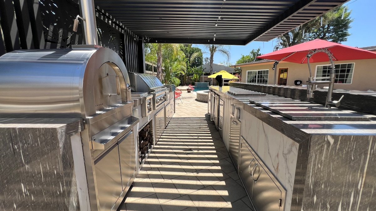 Fullbright ave, Chatsworth gallery image 2