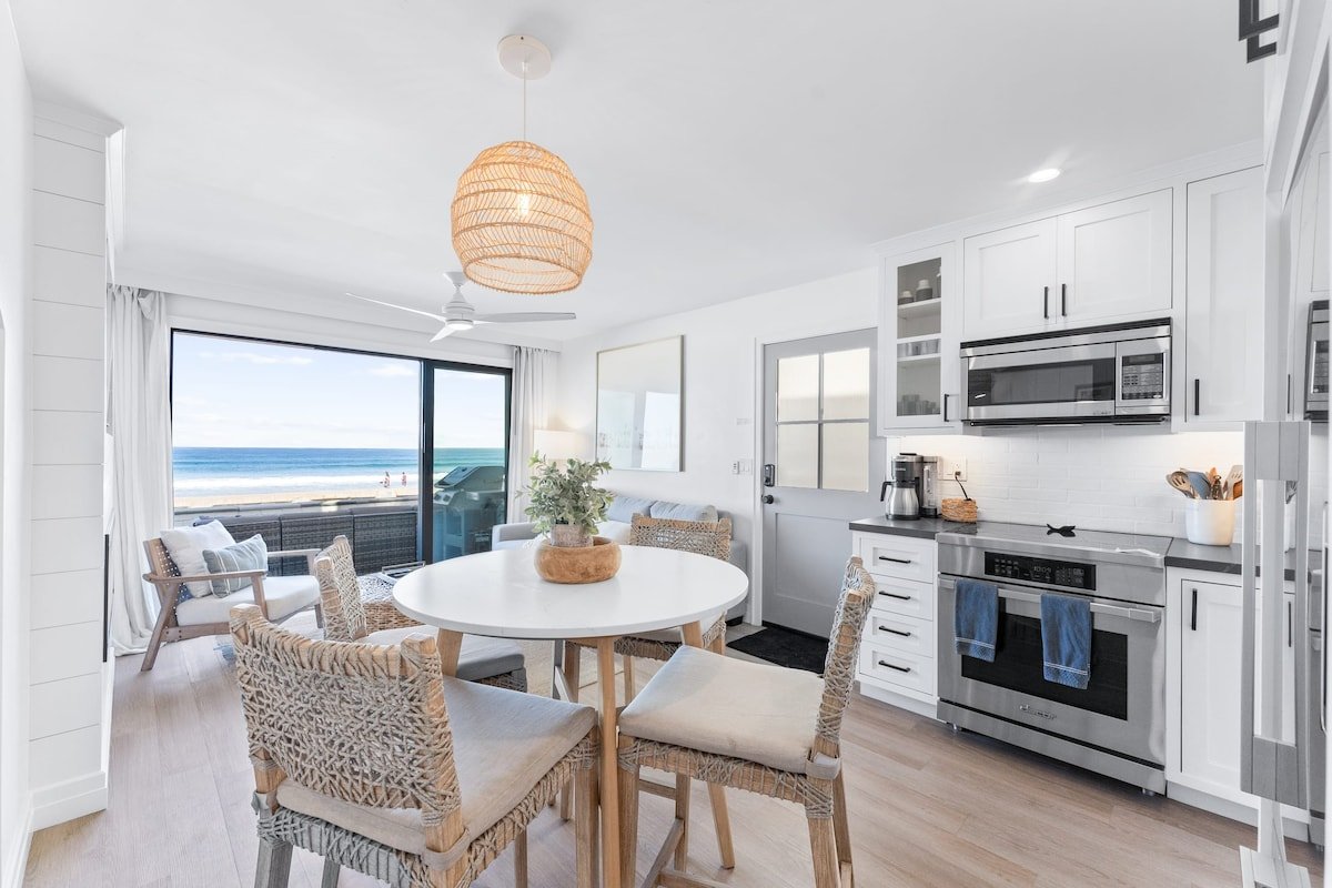 Entire Ground Beachfront Luxury Unit with Patio gallery image 5