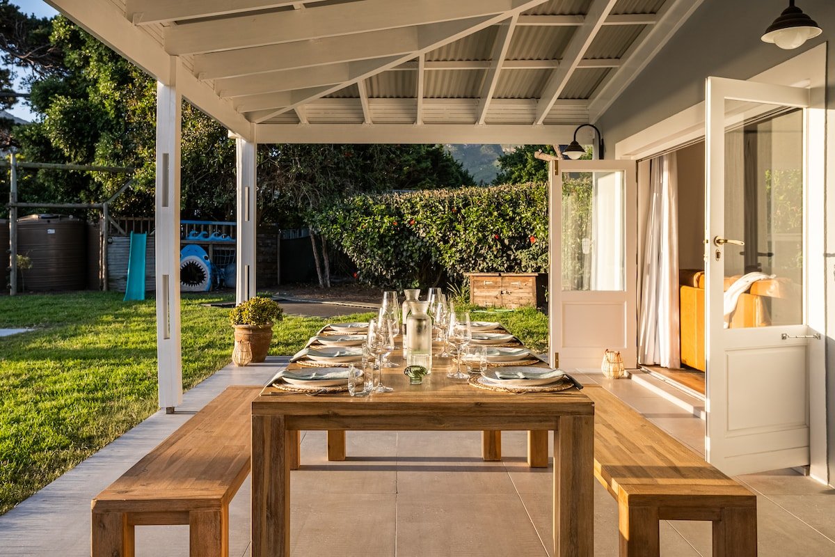 Noordhaven Villa – Hot Tub, Fire Pit and Pool gallery image 5