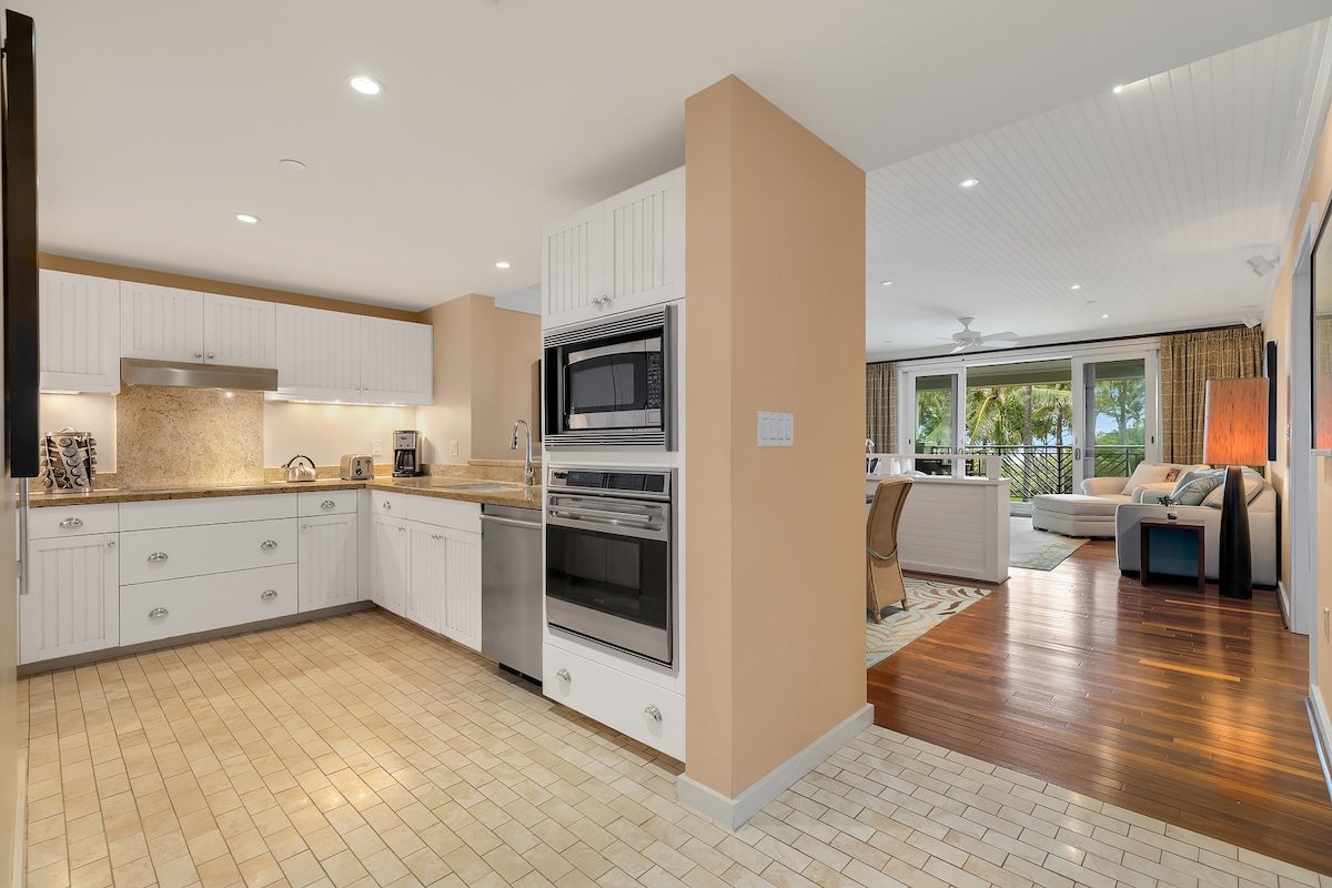 Holiday Sale! Turtle Bay Villas 307 by Gather gallery image 4