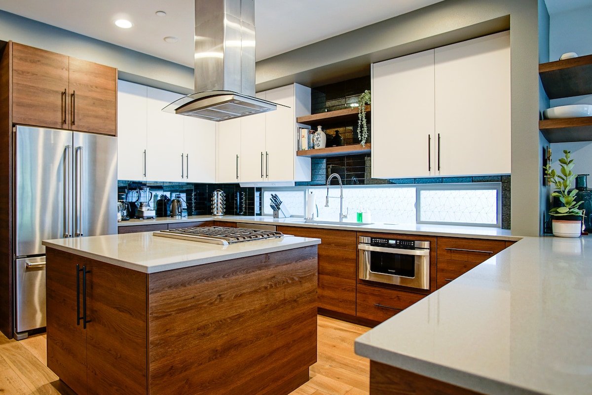 Spacious Home with King Beds in Best Neighborhood gallery image 3