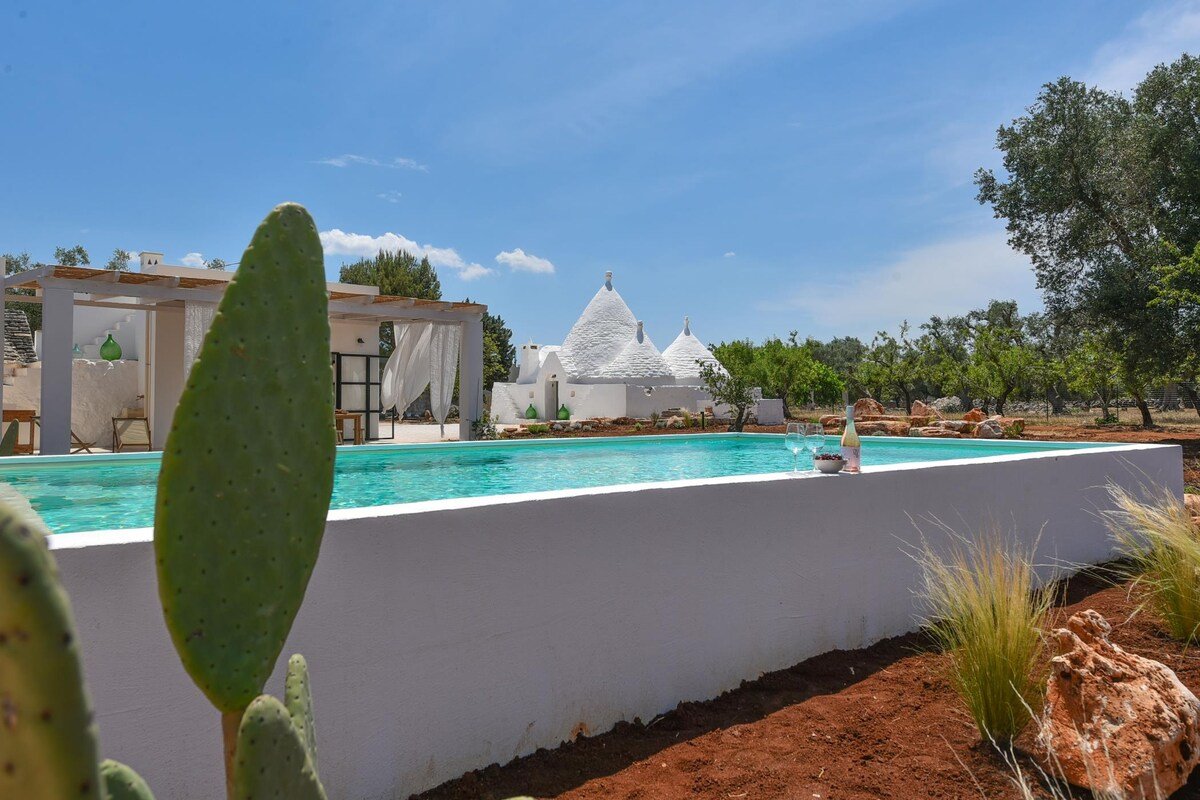 Relaxing Trullo Cimì with Private Pool gallery image 3