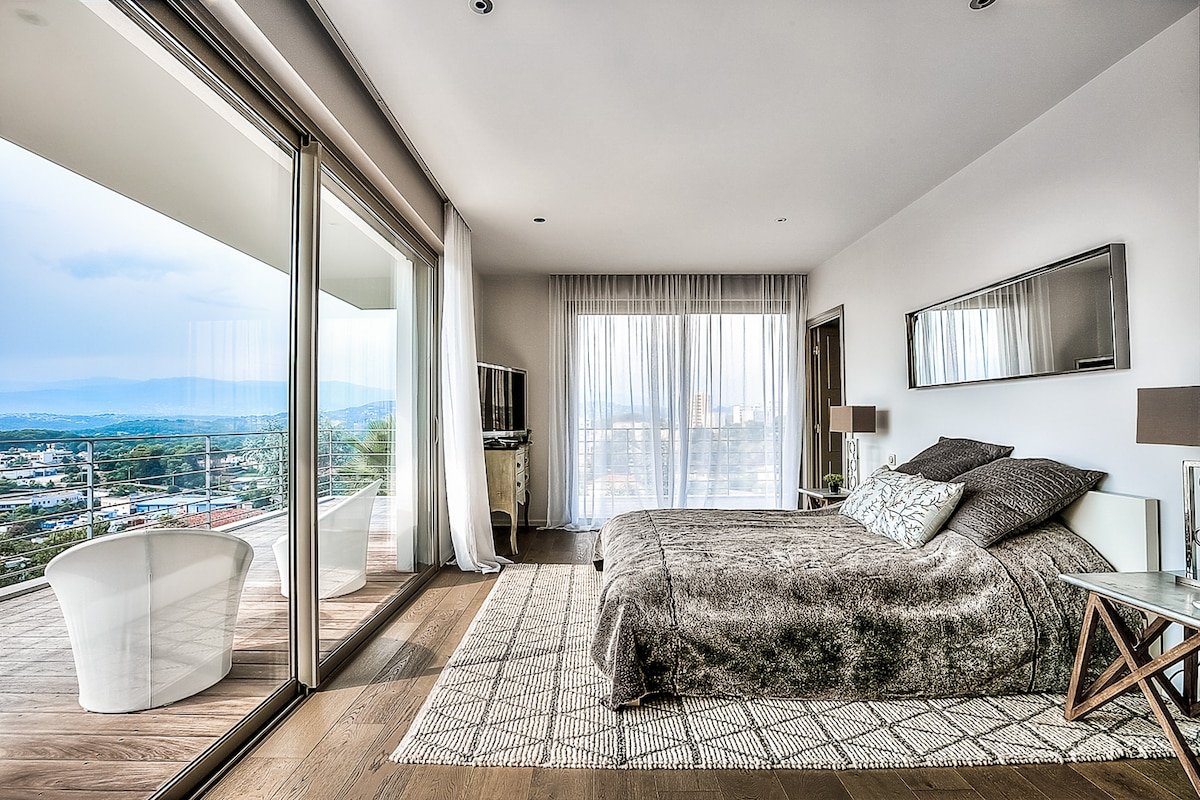 Luxury Villa 10 min from La Croisette Peace & View gallery image 4