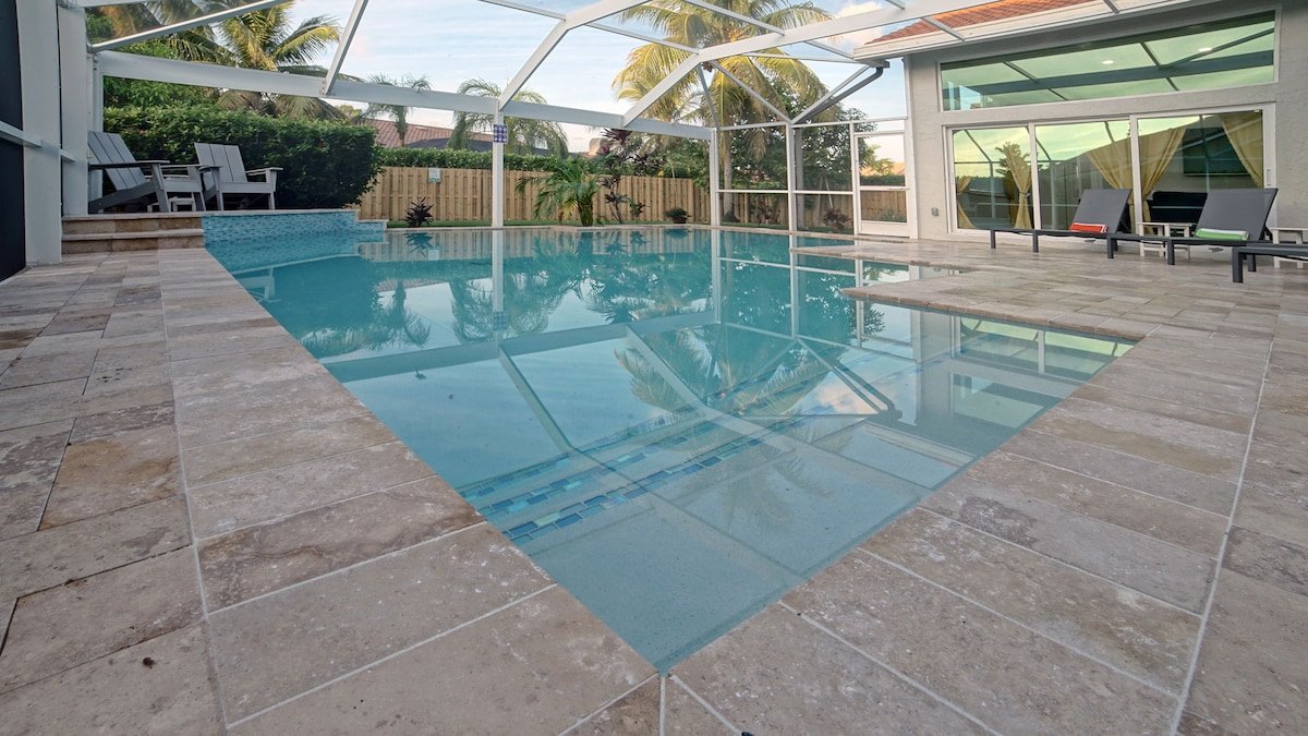 Modern House Heated Pool Gourmet Kitchen Pets gallery image 3