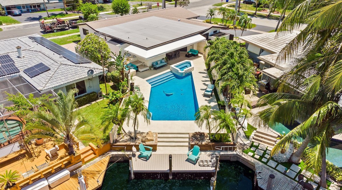 Waterfront Villa | Pool, Bikes, Kayaks | Sleeps 14 gallery image 2