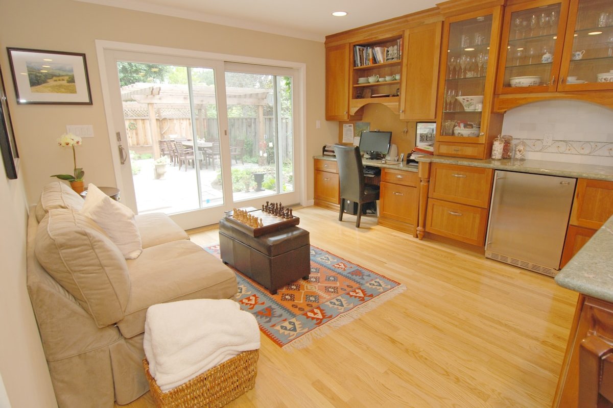 Beautiful 4BR Home by Stanford Univ gallery image 4