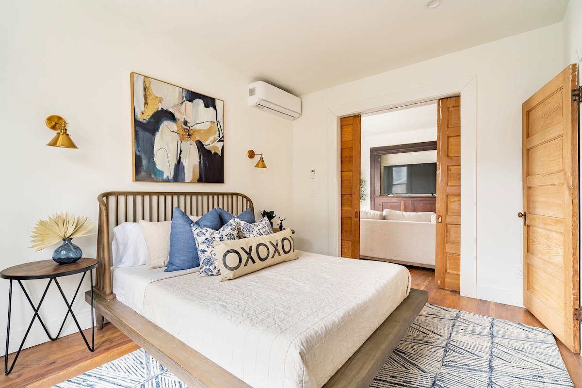 3BR – Sleeps 6 – Steps to NW 23rd – Fast WiFi gallery image 3