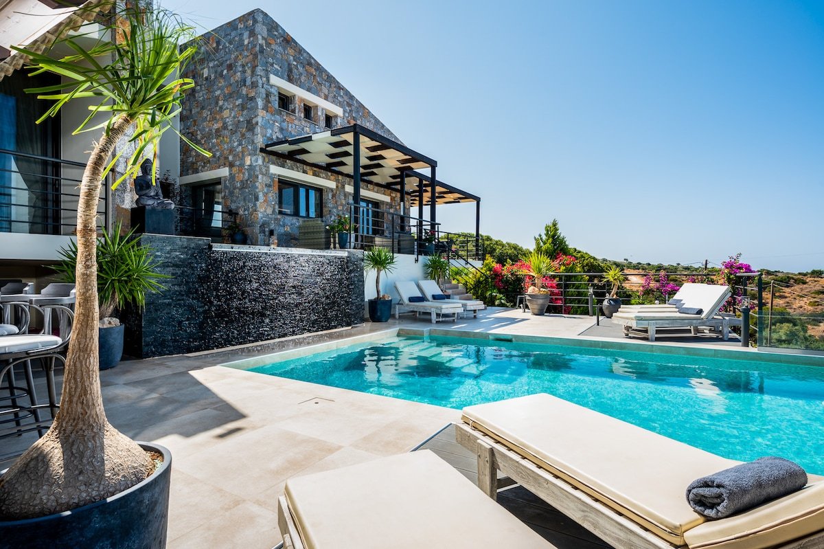 Villa Lofos – 4 Bedroom (optional heated pool) gallery image 2