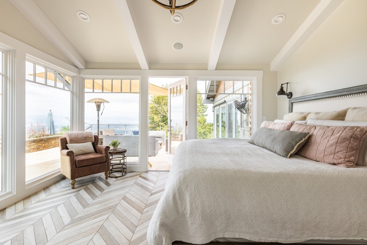 Montebello Views Villa gallery image 3